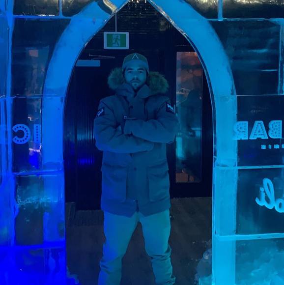 Meet your Posher, Aaron - Picture 1 of 1